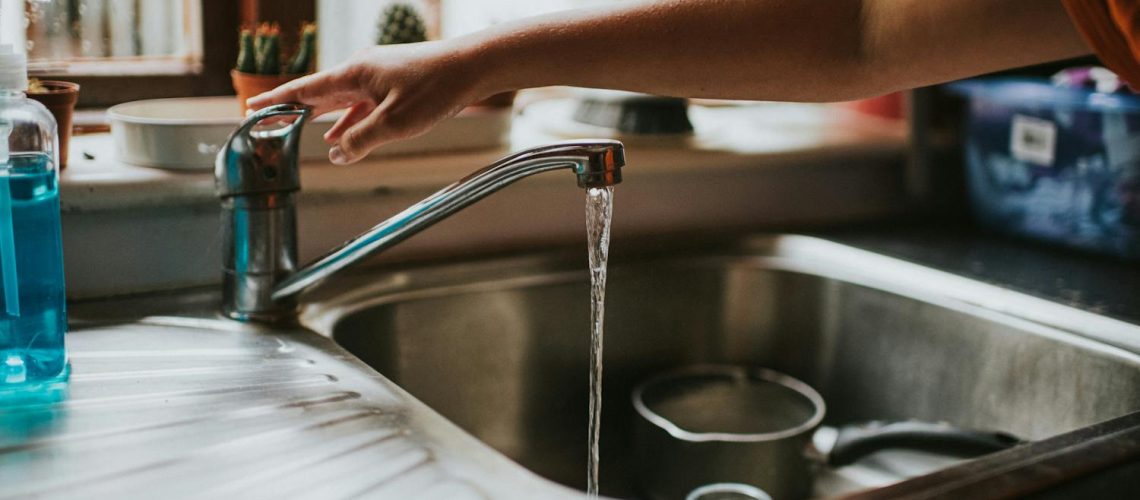 Pourquoi le bruit de l'eau qui coule donne envie de faire pipi ?